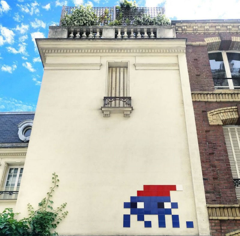 Сотні робіт Space Invader у всіх районах Парижа