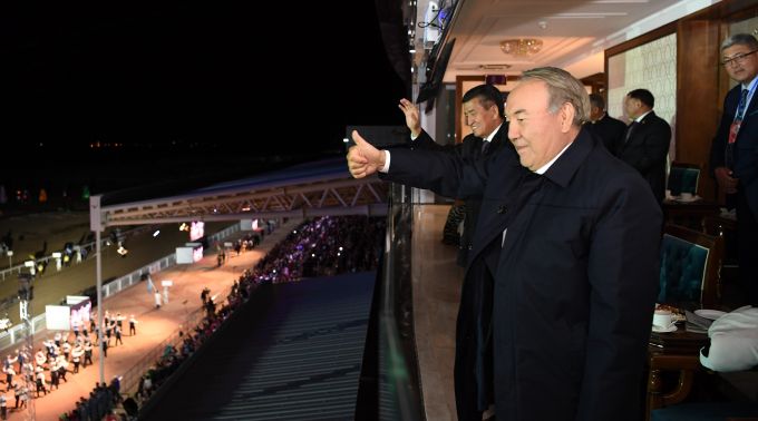 На церемонії також були присутні президенти Турецької Республіки Реджеп Тайїп Ердоган, Республіки Татарстан Рустам Мінніханов і прем'єр-міністр Угорщини Віктор Орбан