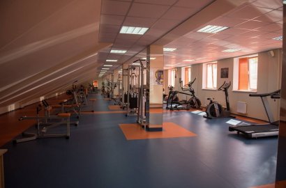 Національний університет «Одеська юридична академія» в своєму розпорядженні сучасні спортивними стадіонами, тренажерними і танцювальними залами