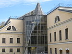 Волхонка, 14 У 2006 році галерея відкрилася в лівому   флігелі   колишньої   садиби князів Голіциних   XVIII століття