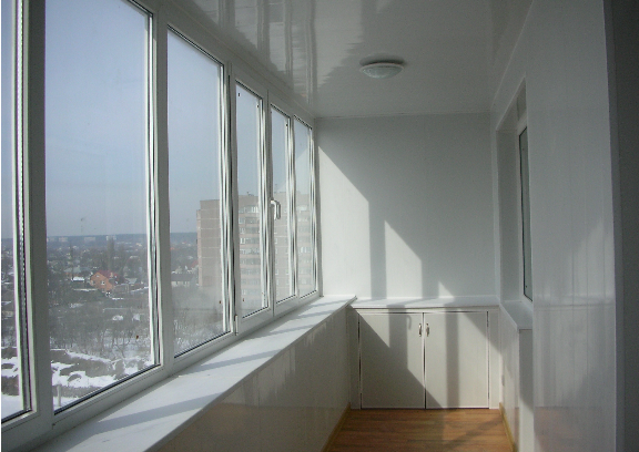 ПВХ-профілі при склінні лоджій і балконів