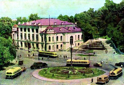 Історики кажуть, що Ленінград чекав мільйонного жителя двісті років, Київ - більше тисячі