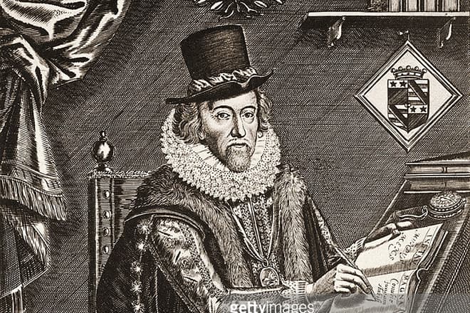 Десять есе були опубліковані в 1597, а до одна тисяча шістсот двадцять п'ять-му в книзі «Досліди» було зібрано вже 58 текстів, частина яких вийшла в третьому, переробленому виданні під назвою «Досліди, або Повчання моральні і політичні»