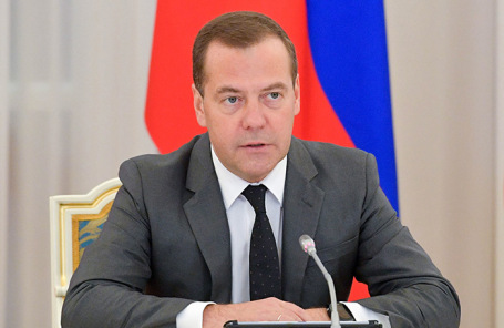 Такі рекомендації щодо погашення боргу керівникам регіонів дав прем'єр-міністр Дмитро Медведєв