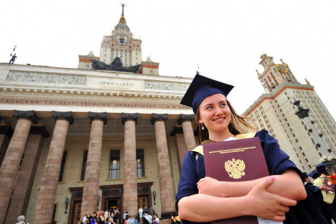 Президент Росії Володимир Путін пообіцяв, що безкоштовну вищу освіту в РФ збережеться