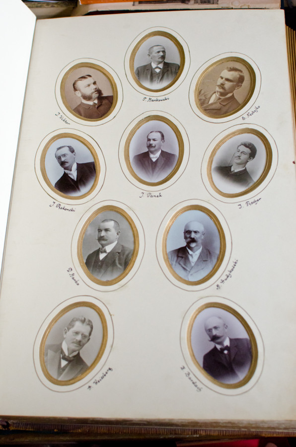 Альбом выпускников 1881-1907 годов