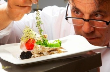 5 квітня 2012, 6:50 Переглядів:   Шеф-кухарі в сім'ю запрошують на оклад 20 000 гривень
