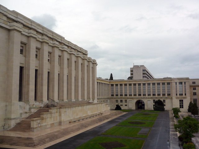 Незважаючи на офіційний статус, Палац націй входить в список центральних туристичних визначних пам'яток   Женеви   і неодмінно варто того, щоб в ньому побувати
